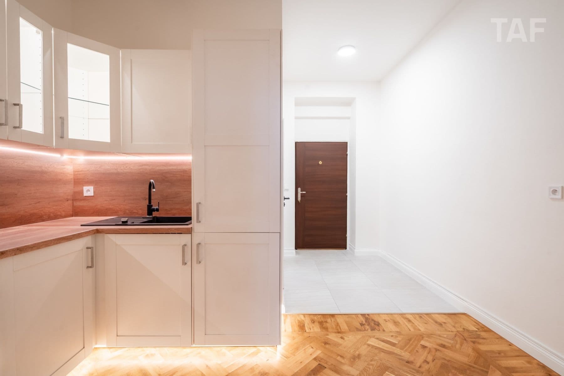 Prodej bytu 1+1 40 m², Plzeňská, Praha, Praha Prodej bytu 1+1 40 m², Plzeňská, Praha, Praha