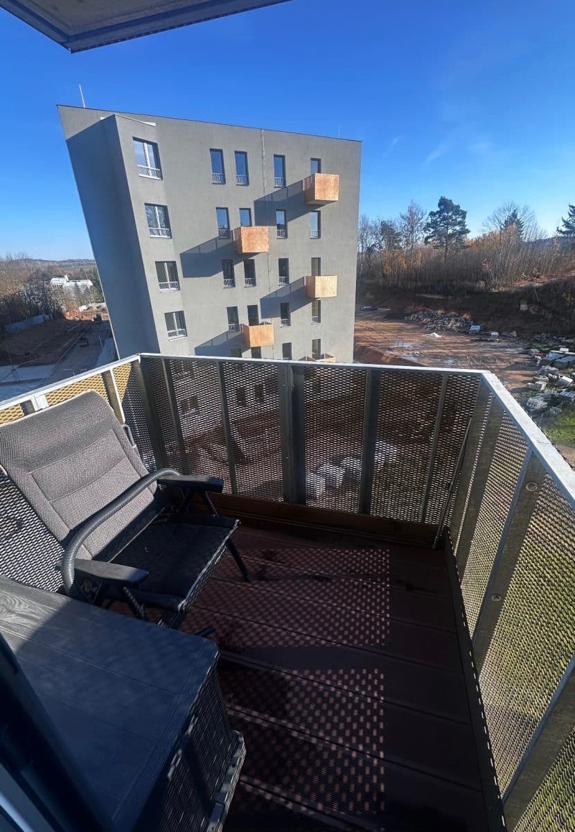 Pronájem bytu 2+kk 62 m², 102. pluku, Benešov, Středočeský kraj Pronájem bytu 2+kk 62 m², 102. pluku, Benešov, Středočeský kraj