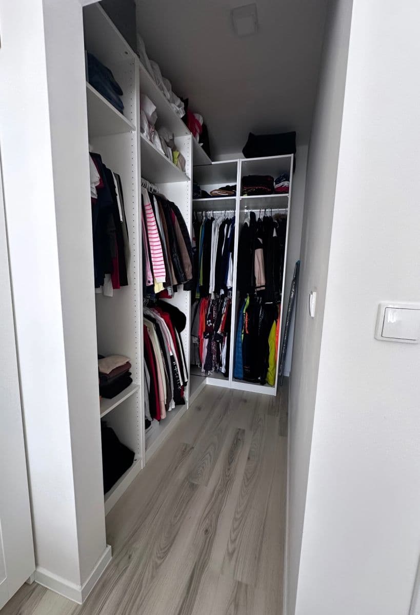 Pronájem bytu 2+kk 62 m², 102. pluku, Benešov, Středočeský kraj Pronájem bytu 2+kk 62 m², 102. pluku, Benešov, Středočeský kraj
