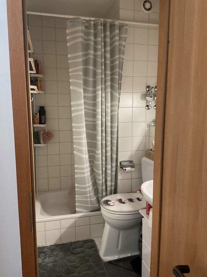 Pronájem bytu 1+1 26 m², Lange Gasse 24, Augsburg, Bavorsko Pronájem bytu 1+1 26 m², Lange Gasse 24, Augsburg, Bavorsko