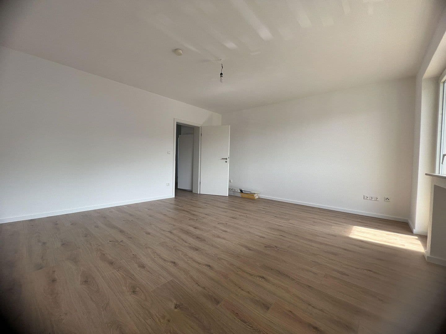 Pronájem bytu 3+1 89 m², Lahnstr.6, Hagen, Severní Porýní-Vestfálsko Pronájem bytu 3+1 89 m², Lahnstr.6, Hagen, Severní Porýní-Vestfálsko