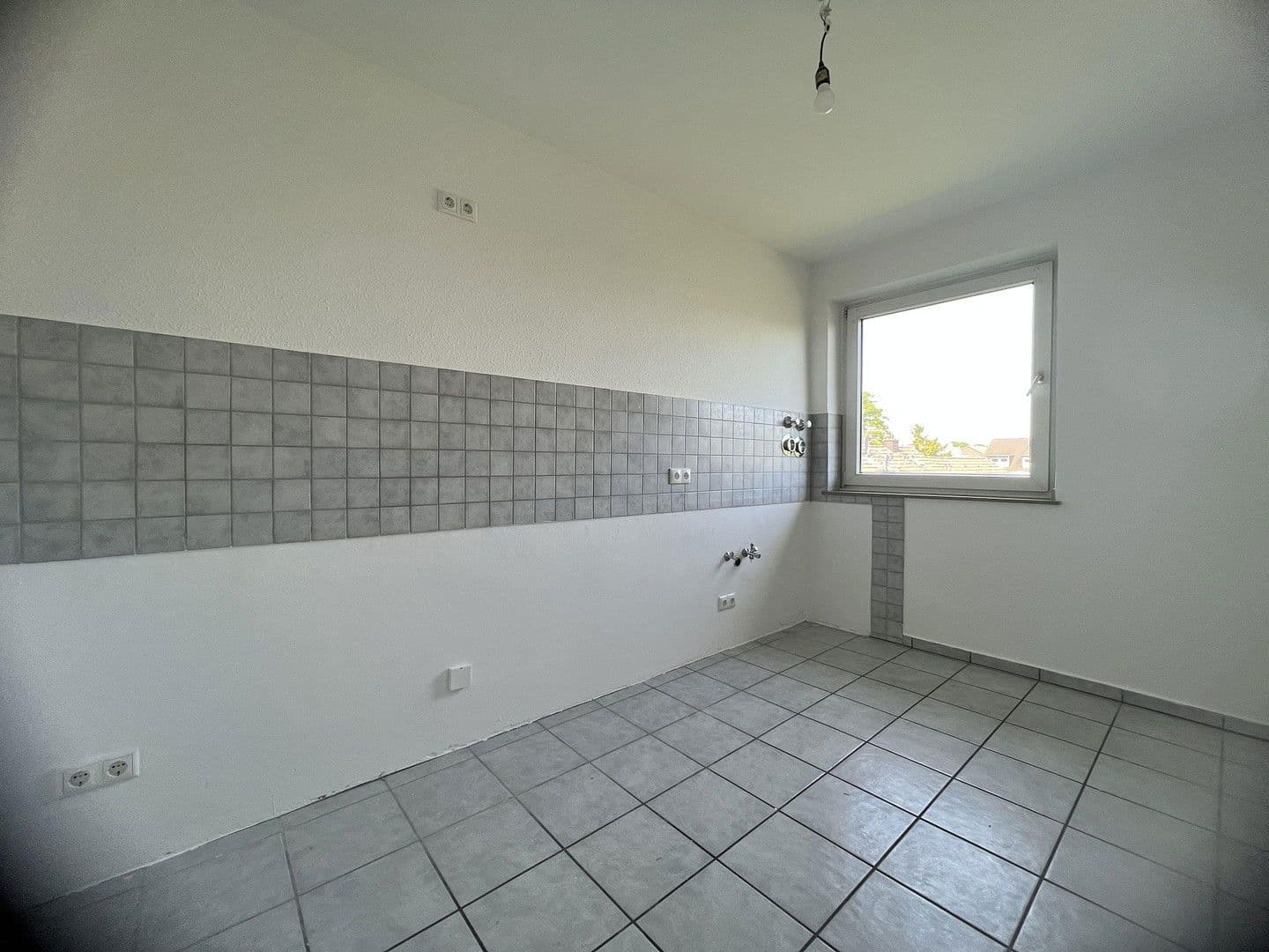 Pronájem bytu 3+1 89 m², Lahnstr.6, Hagen, Severní Porýní-Vestfálsko Pronájem bytu 3+1 89 m², Lahnstr.6, Hagen, Severní Porýní-Vestfálsko