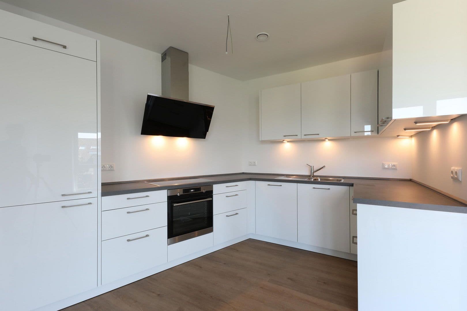 Pronájem bytu 3+1 91 m², Elbstraße 63, Wedel, Šlesvicko-Holštýnsko Pronájem bytu 3+1 91 m², Elbstraße 63, Wedel, Šlesvicko-Holštýnsko