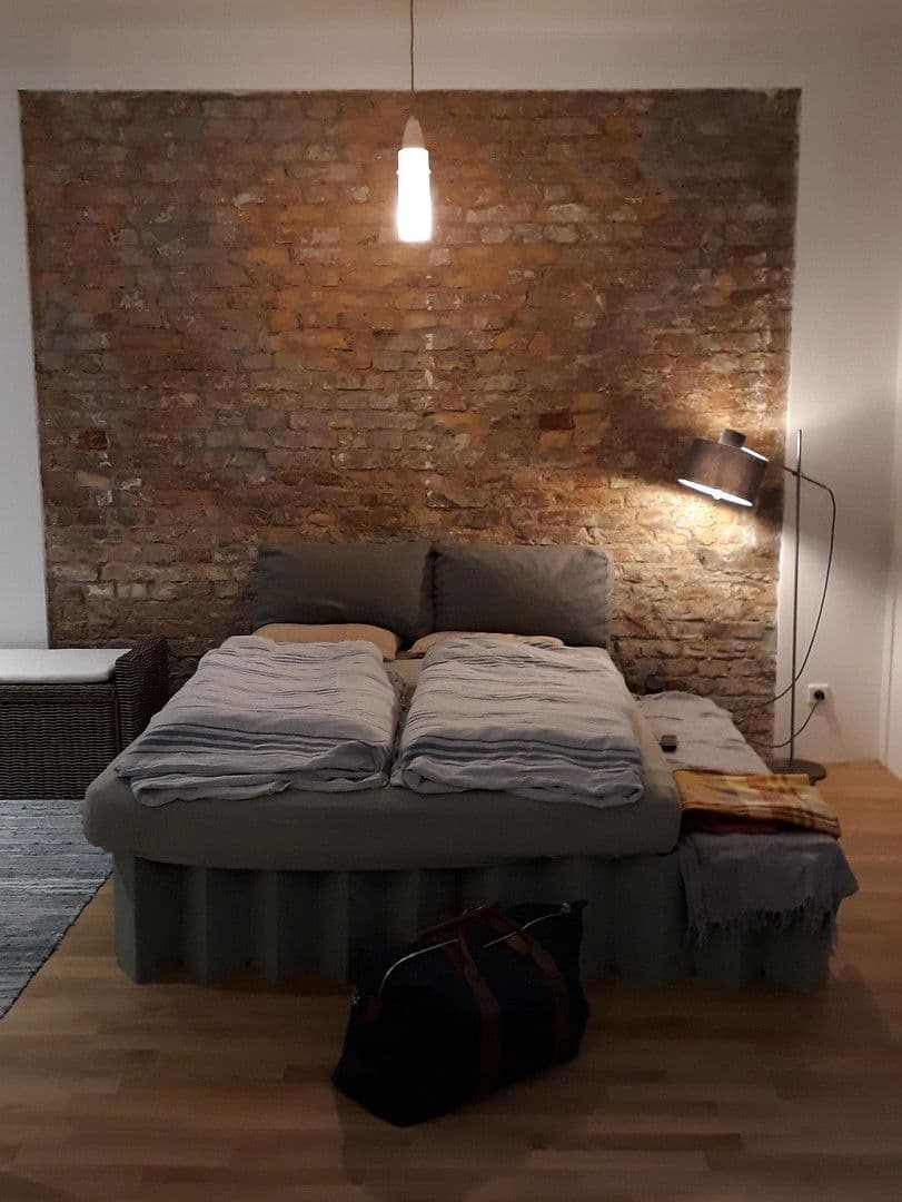 Pronájem bytu 2+1 55 m², Ebelingstr.4, berlin, Berlín Pronájem bytu 2+1 55 m², Ebelingstr.4, berlin, Berlín