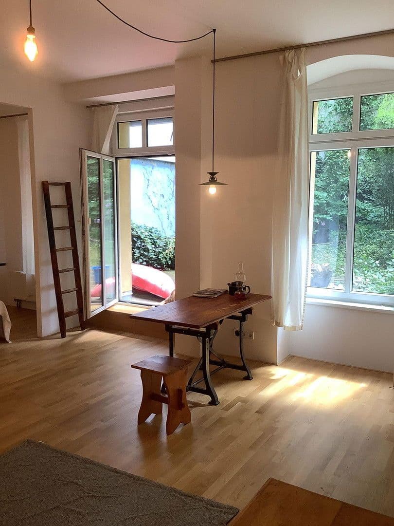 Pronájem bytu 2+1 55 m², Ebelingstr.4, berlin, Berlín Pronájem bytu 2+1 55 m², Ebelingstr.4, berlin, Berlín