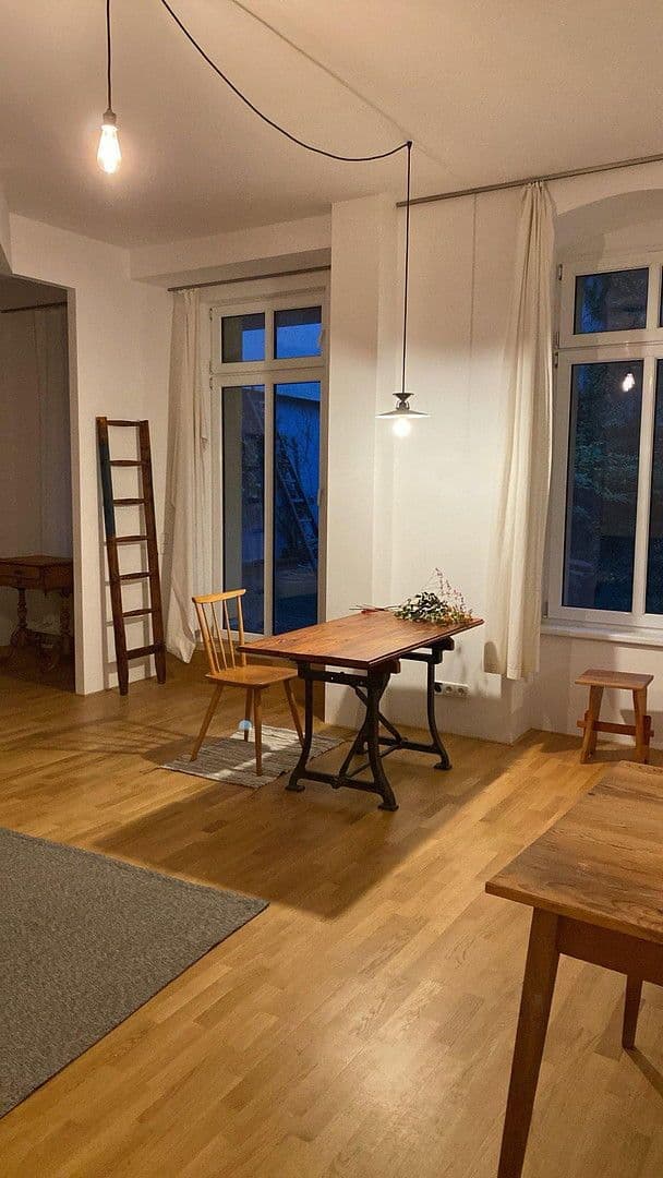 Pronájem bytu 2+1 55 m², Ebelingstr.4, berlin, Berlín Pronájem bytu 2+1 55 m², Ebelingstr.4, berlin, Berlín
