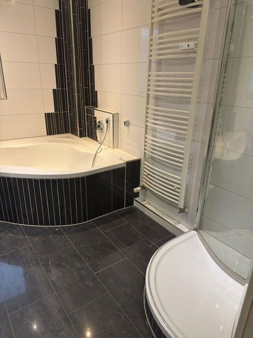 Prodej bytu 4+1 104 m², Filderstadt, Bádensko-Württembersko Prodej bytu 4+1 104 m², Filderstadt, Bádensko-Württembersko