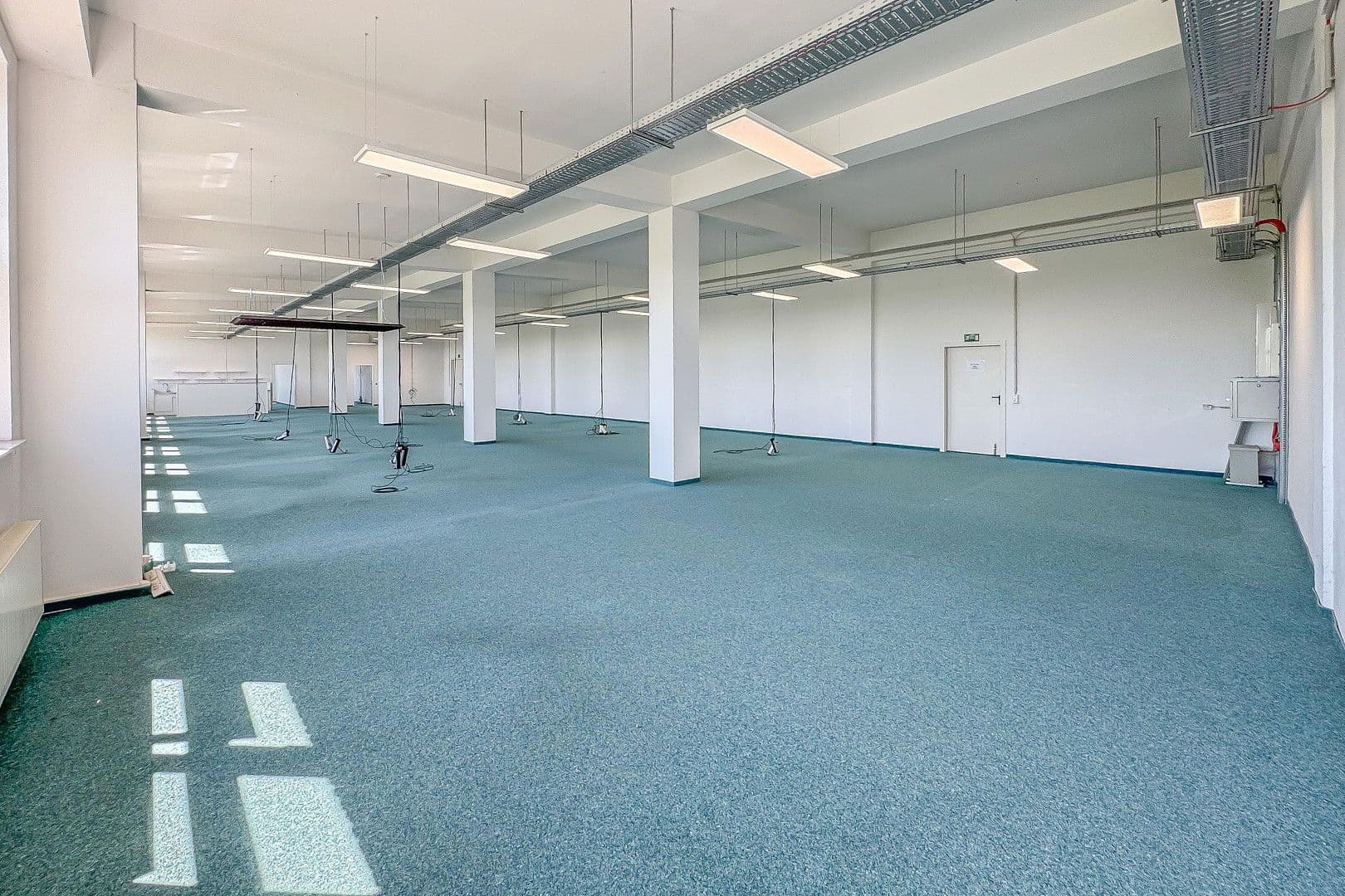 Pronájem nebytového prostoru 390 m², Witten, Severní Porýní-Vestfálsko Pronájem nebytového prostoru 390 m², Witten, Severní Porýní-Vestfálsko