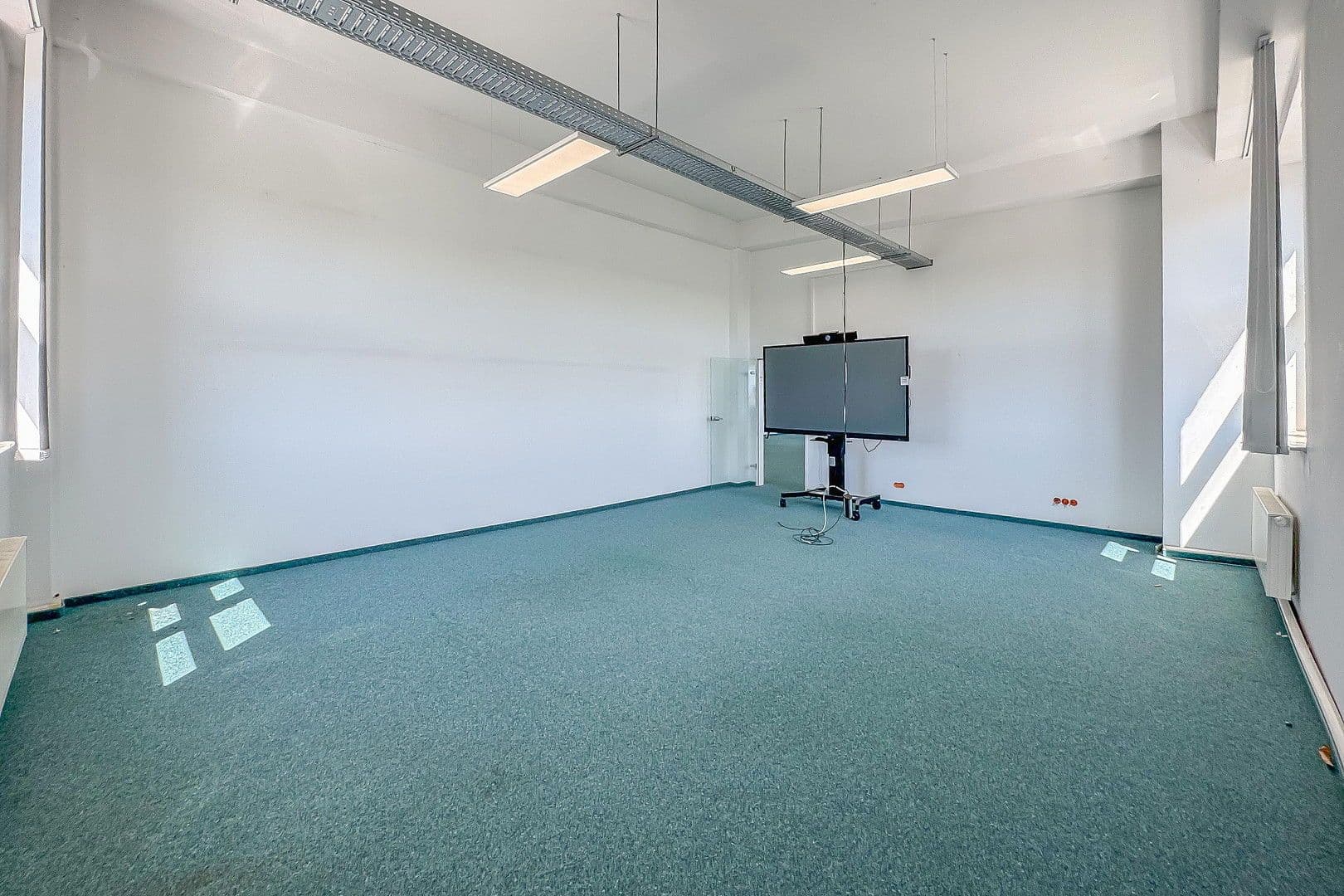 Pronájem nebytového prostoru 390 m², Witten, Severní Porýní-Vestfálsko Pronájem nebytového prostoru 390 m², Witten, Severní Porýní-Vestfálsko