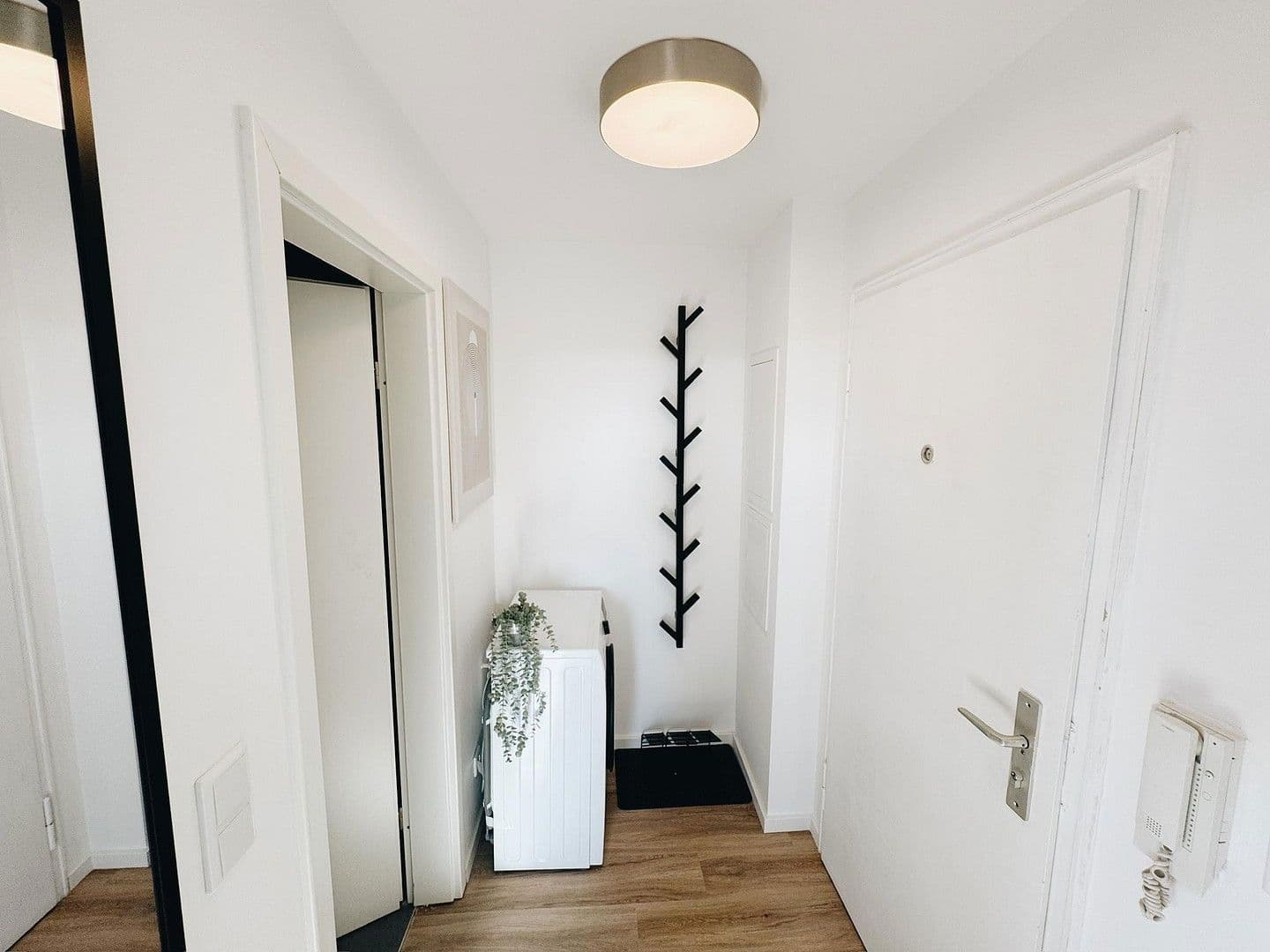 Pronájem bytu 1+1 35 m², Königswieser Straße 1, München, Bavorsko Pronájem bytu 1+1 35 m², Königswieser Straße 1, München, Bavorsko