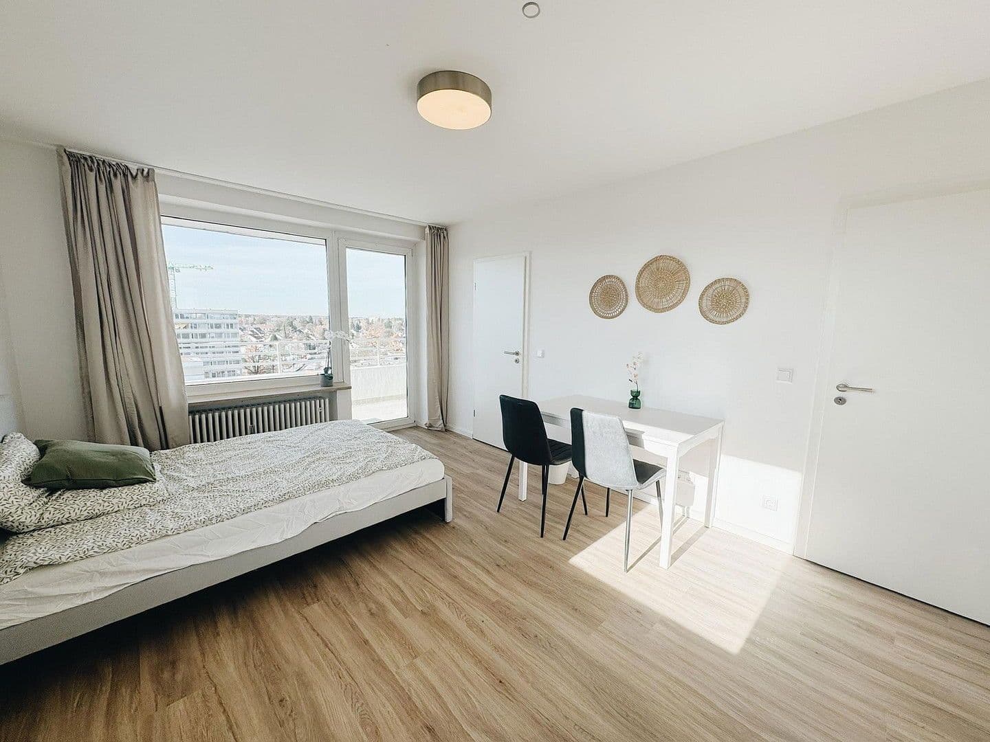 Pronájem bytu 1+1 35 m², Königswieser Straße 1, München, Bavorsko Pronájem bytu 1+1 35 m², Königswieser Straße 1, München, Bavorsko