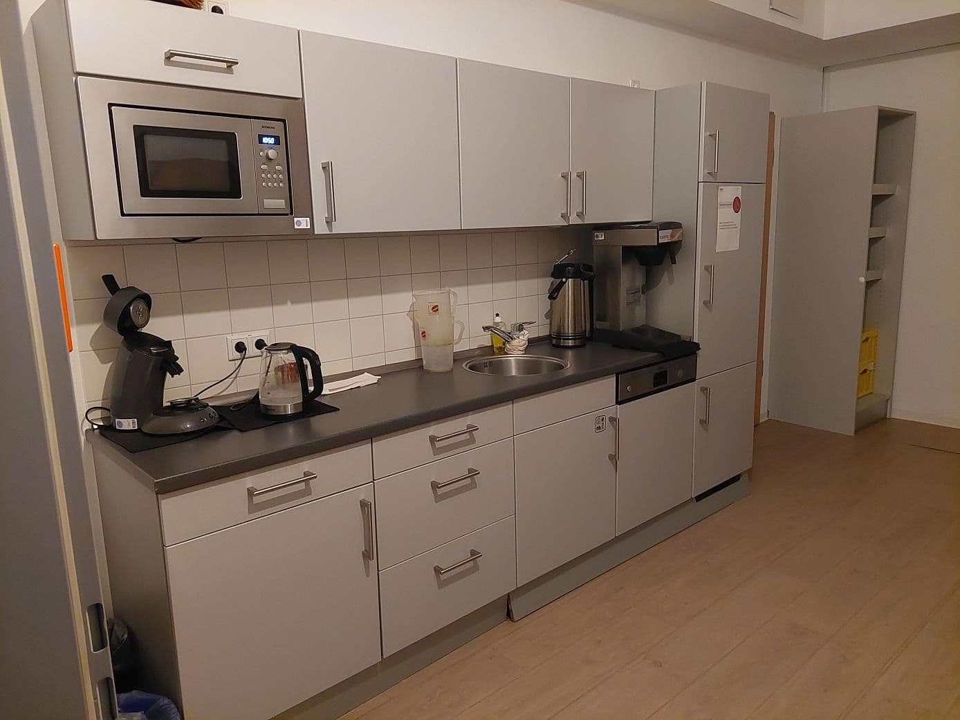 Pronájem kanceláře 549 m², Gladbecker Straße 5-7, Düsseldorf, Severní Porýní-Vestfálsko Pronájem kanceláře 549 m², Gladbecker Straße 5-7, Düsseldorf, Severní Porýní-Vestfálsko