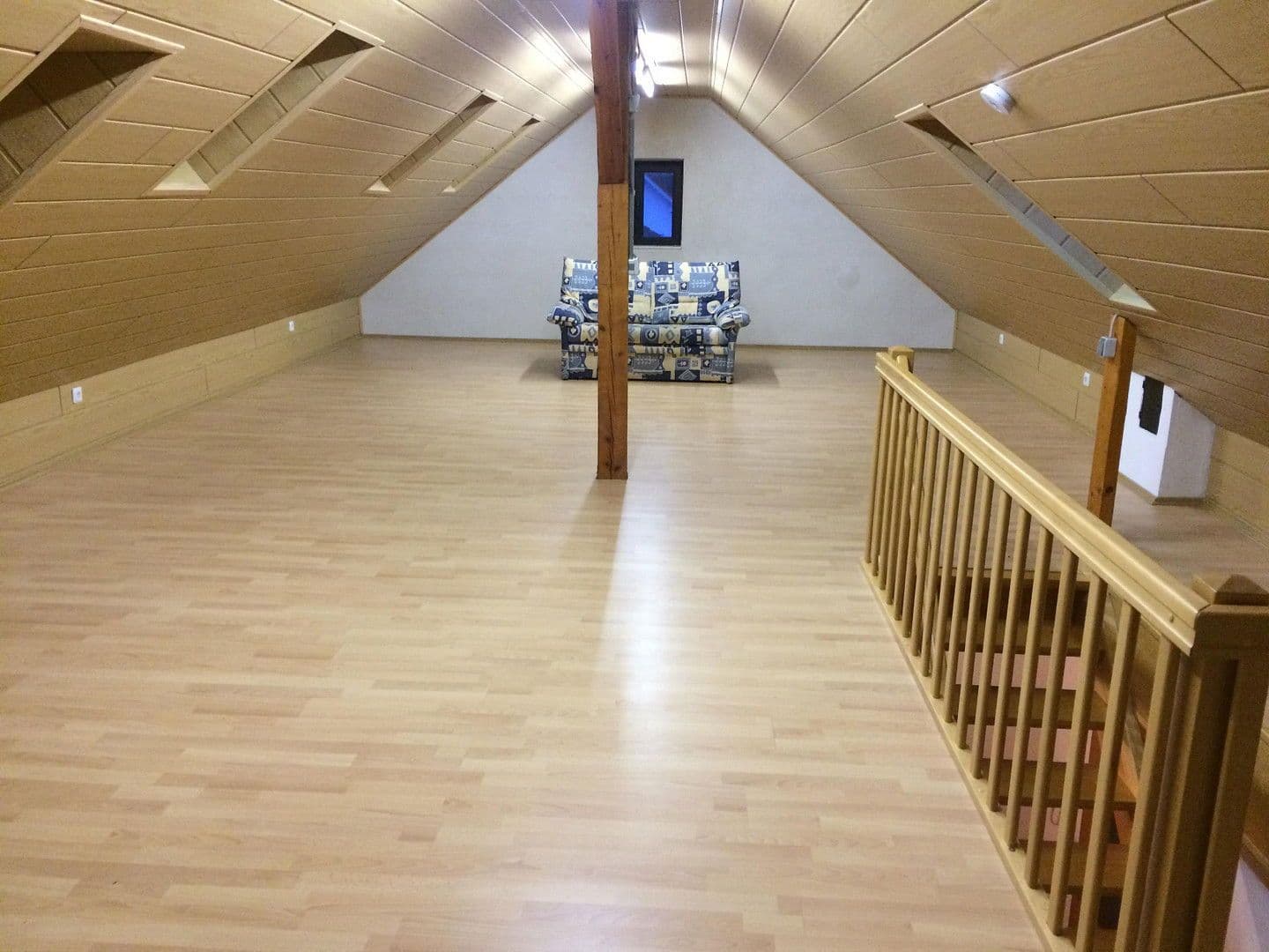 Pronájem bytu 4+1 127 m², Otterbach, Porýní-Falc Pronájem bytu 4+1 127 m², Otterbach, Porýní-Falc