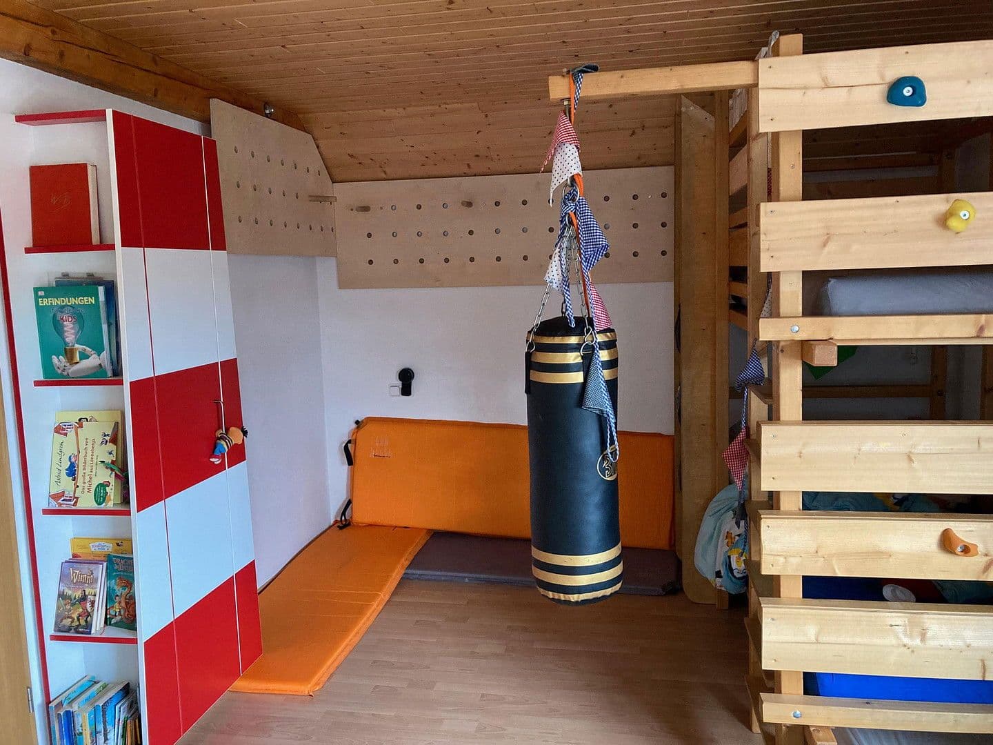 Pronájem bytu 4+1 127 m², Otterbach, Porýní-Falc Pronájem bytu 4+1 127 m², Otterbach, Porýní-Falc