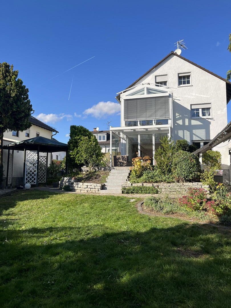 Prodej domu 161 m², pozemek 608 m², Hattersheim am Main, Hessen Prodej domu 161 m², pozemek 608 m², Hattersheim am Main, Hessen