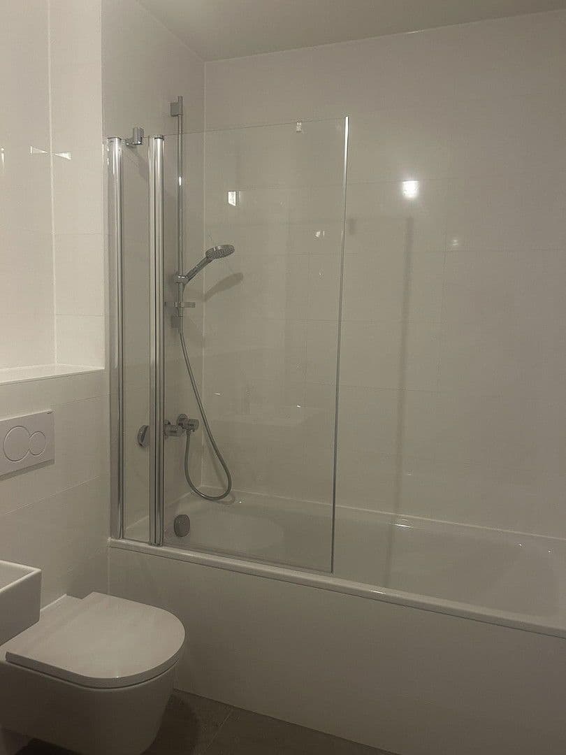 Pronájem bytu 2+1 62 m², Hermine-von-Parish-Straße 43, München - Neupasing, Bavorsko Pronájem bytu 2+1 62 m², Hermine-von-Parish-Straße 43, München - Neupasing, Bavorsko