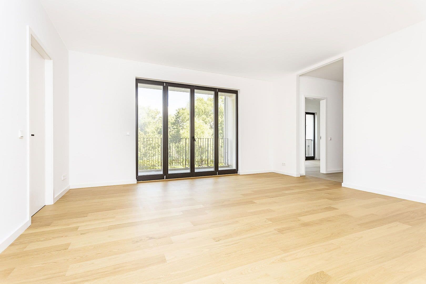 Prodej bytu 3+1 80 m², Berlin, Berlín Prodej bytu 3+1 80 m², Berlin, Berlín