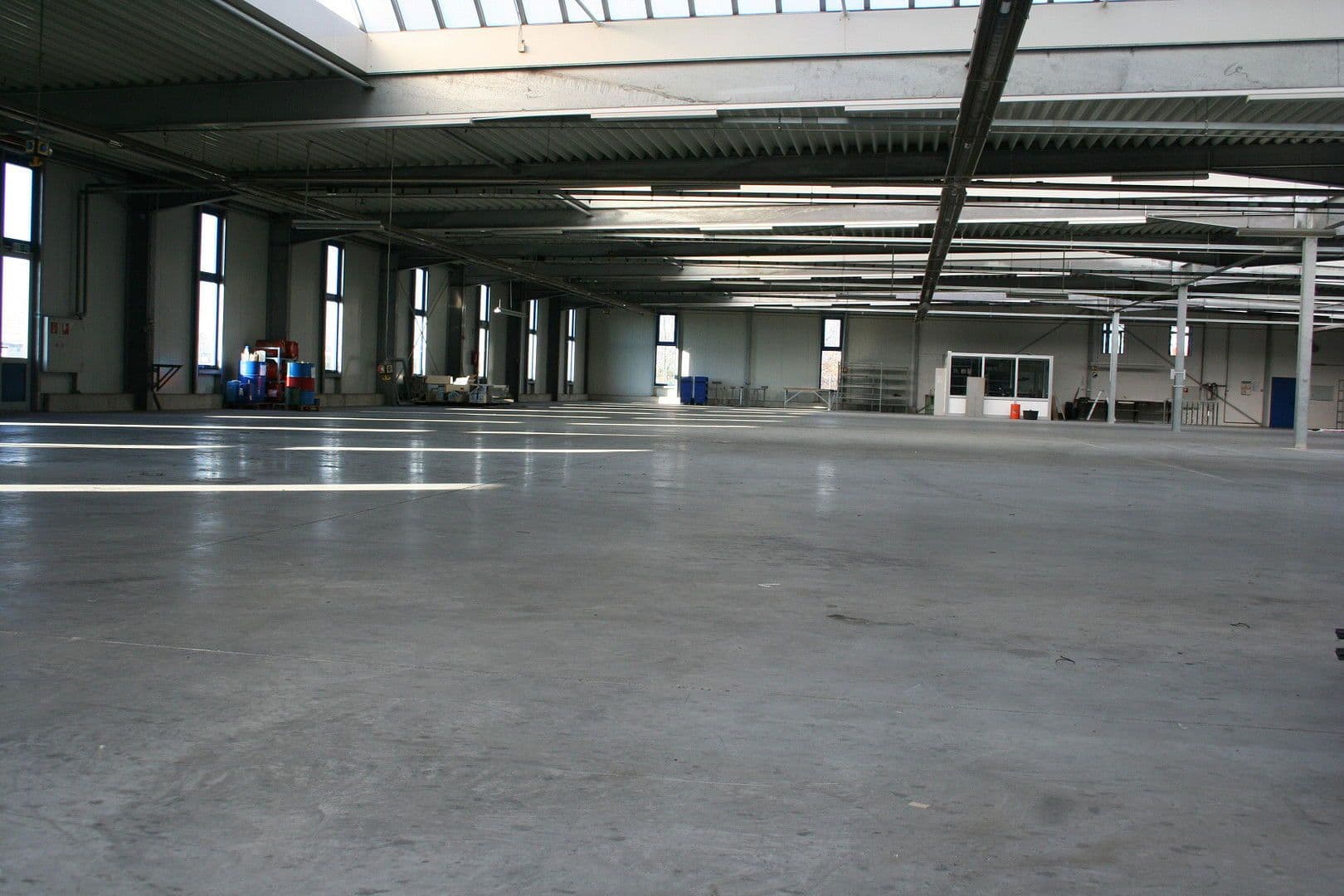 Pronájem nebytového prostoru 13.000 m², Kugelbreite 30, Salzkotten, Severní Porýní-Vestfálsko Pronájem nebytového prostoru 13.000 m², Kugelbreite 30, Salzkotten, Severní Porýní-Vestfálsko