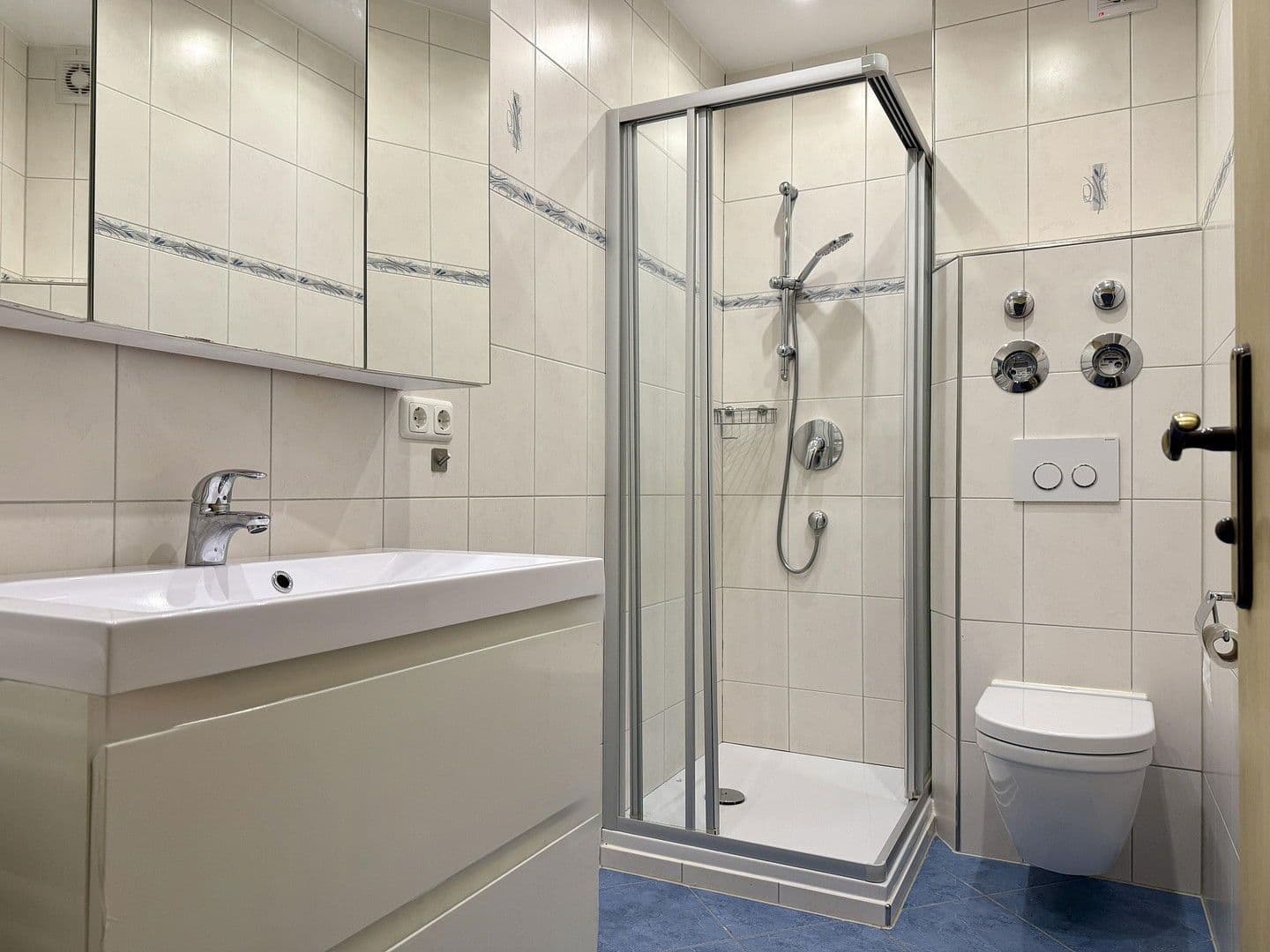 Pronájem bytu 2+1 55 m², Berliner Allee 56, Augsburg, Bavorsko Pronájem bytu 2+1 55 m², Berliner Allee 56, Augsburg, Bavorsko