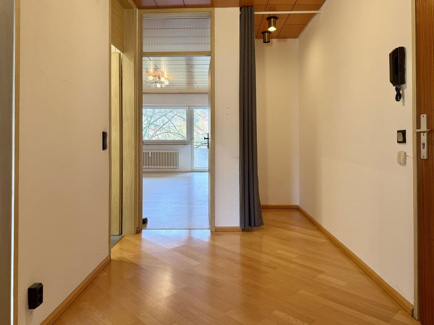 Pronájem bytu 2+1 55 m², Berliner Allee 56, Augsburg, Bavorsko Pronájem bytu 2+1 55 m², Berliner Allee 56, Augsburg, Bavorsko