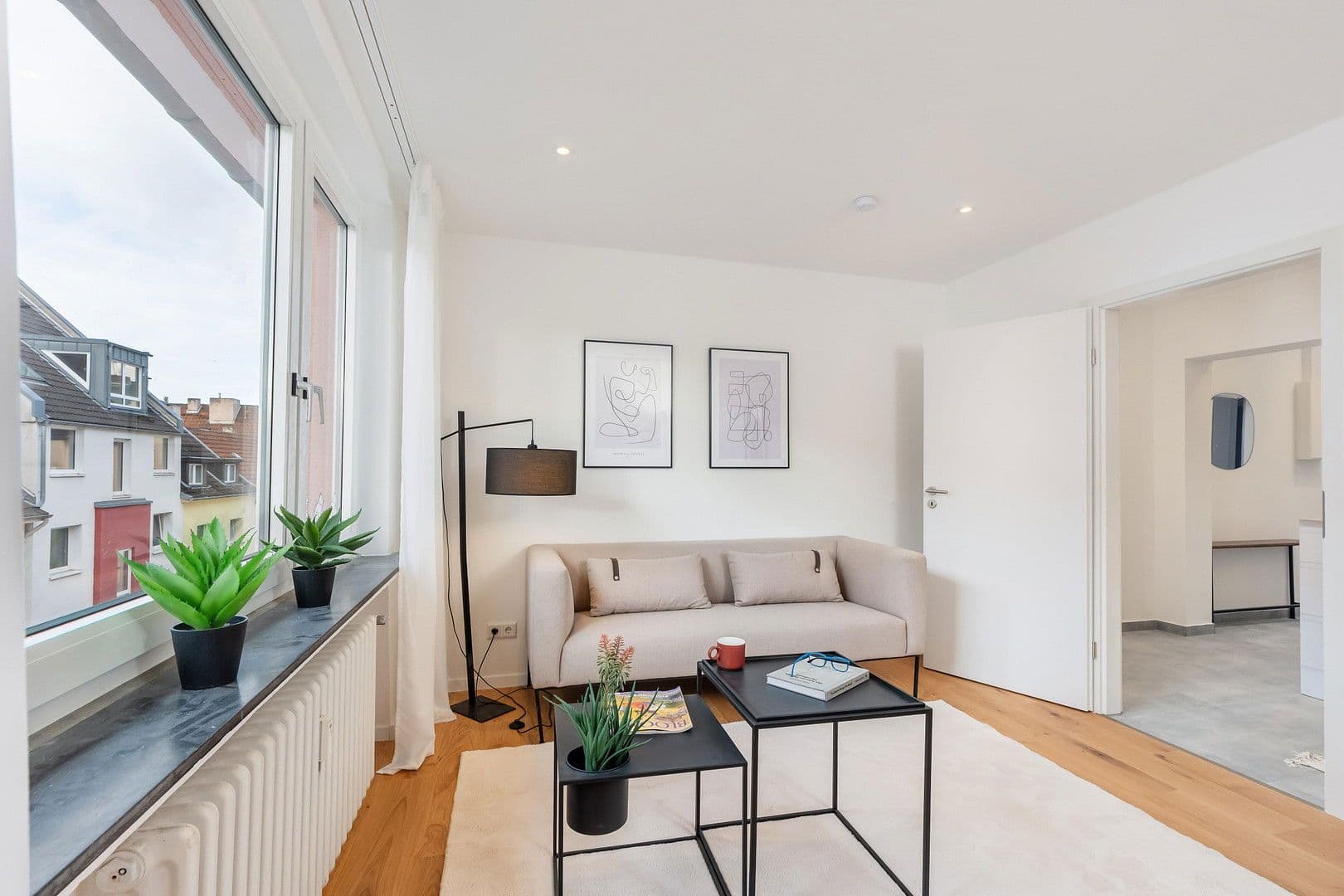 Prodej bytu 3+1 55 m², Köln, Severní Porýní-Vestfálsko Prodej bytu 3+1 55 m², Köln, Severní Porýní-Vestfálsko