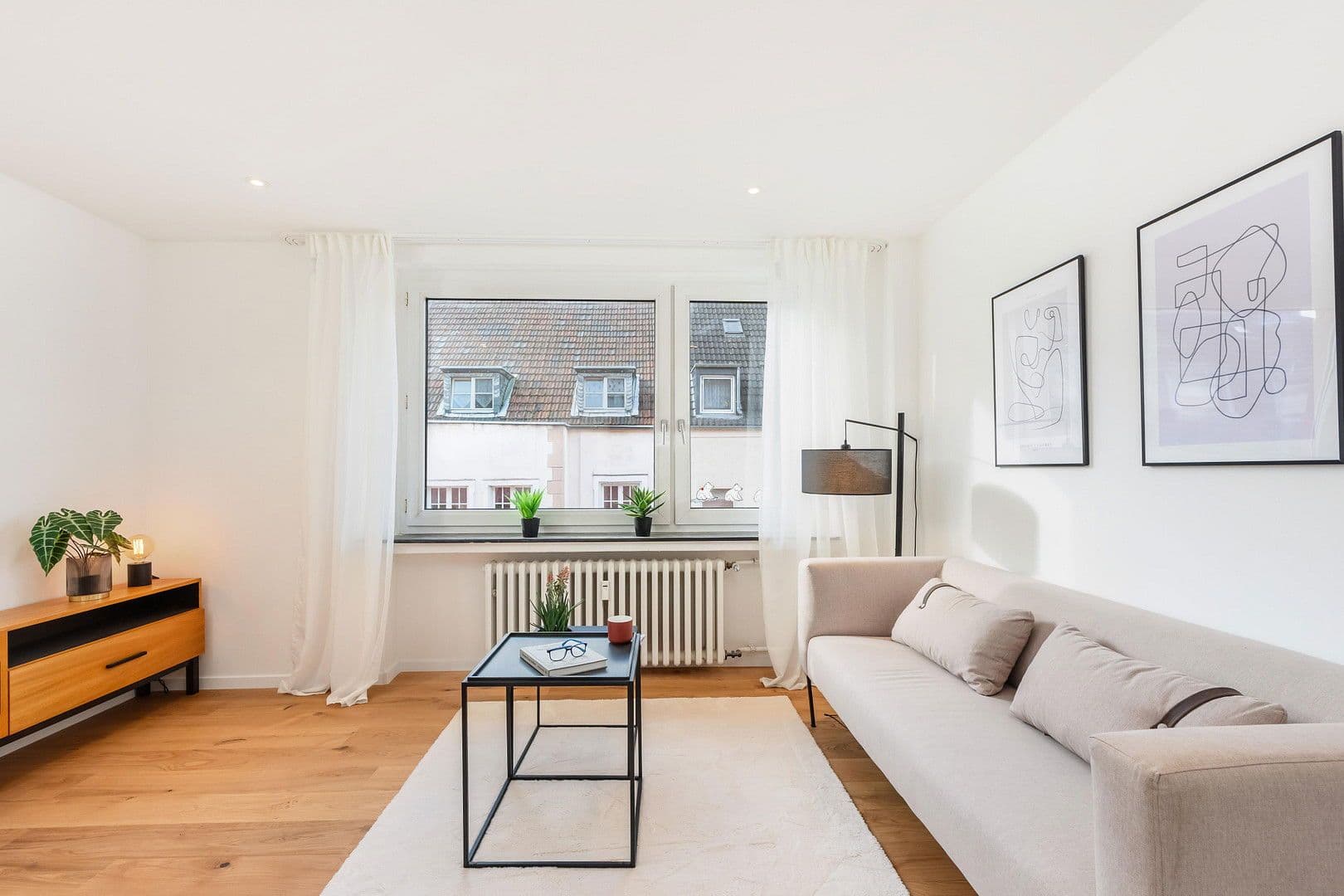 Prodej bytu 3+1 55 m², Köln, Severní Porýní-Vestfálsko Prodej bytu 3+1 55 m², Köln, Severní Porýní-Vestfálsko