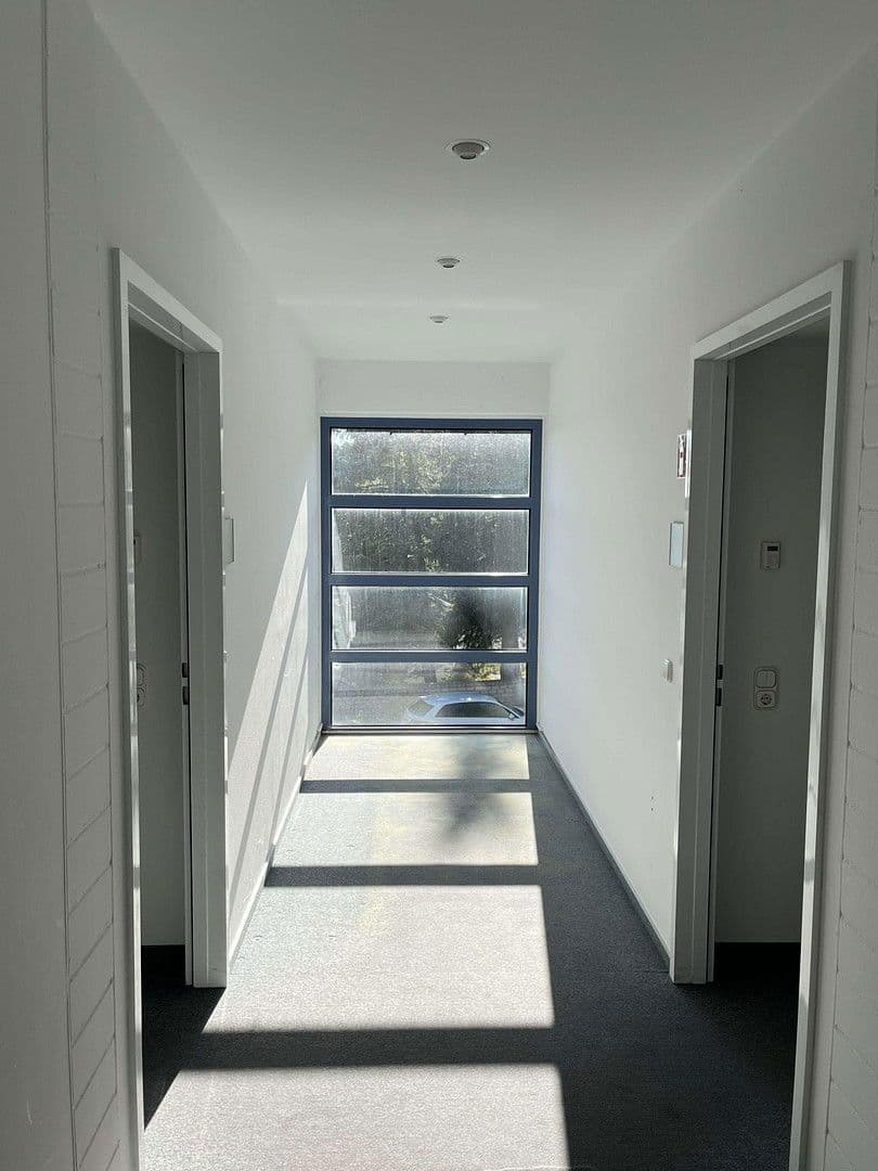 Pronájem kanceláře 1.000 m², Zur Eisernen Hand 27, Mühltal, Hessen Pronájem kanceláře 1.000 m², Zur Eisernen Hand 27, Mühltal, Hessen