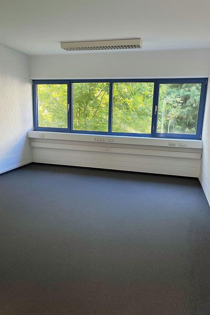 Pronájem kanceláře 1.000 m², Zur Eisernen Hand 27, Mühltal, Hessen Pronájem kanceláře 1.000 m², Zur Eisernen Hand 27, Mühltal, Hessen