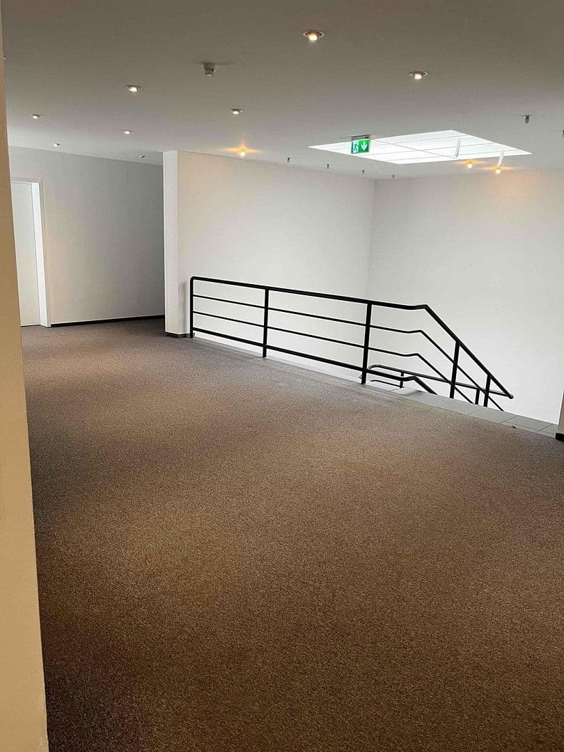 Pronájem kanceláře 1.000 m², Zur Eisernen Hand 27, Mühltal, Hessen Pronájem kanceláře 1.000 m², Zur Eisernen Hand 27, Mühltal, Hessen