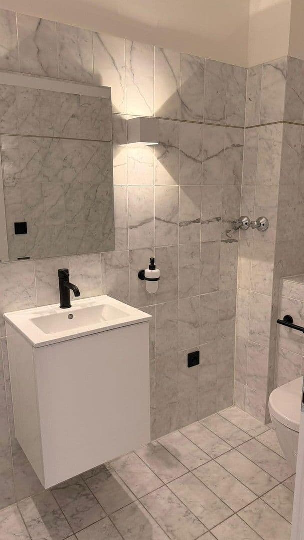 Pronájem bytu 3+1 121 m², Berlin, Berlín Pronájem bytu 3+1 121 m², Berlin, Berlín