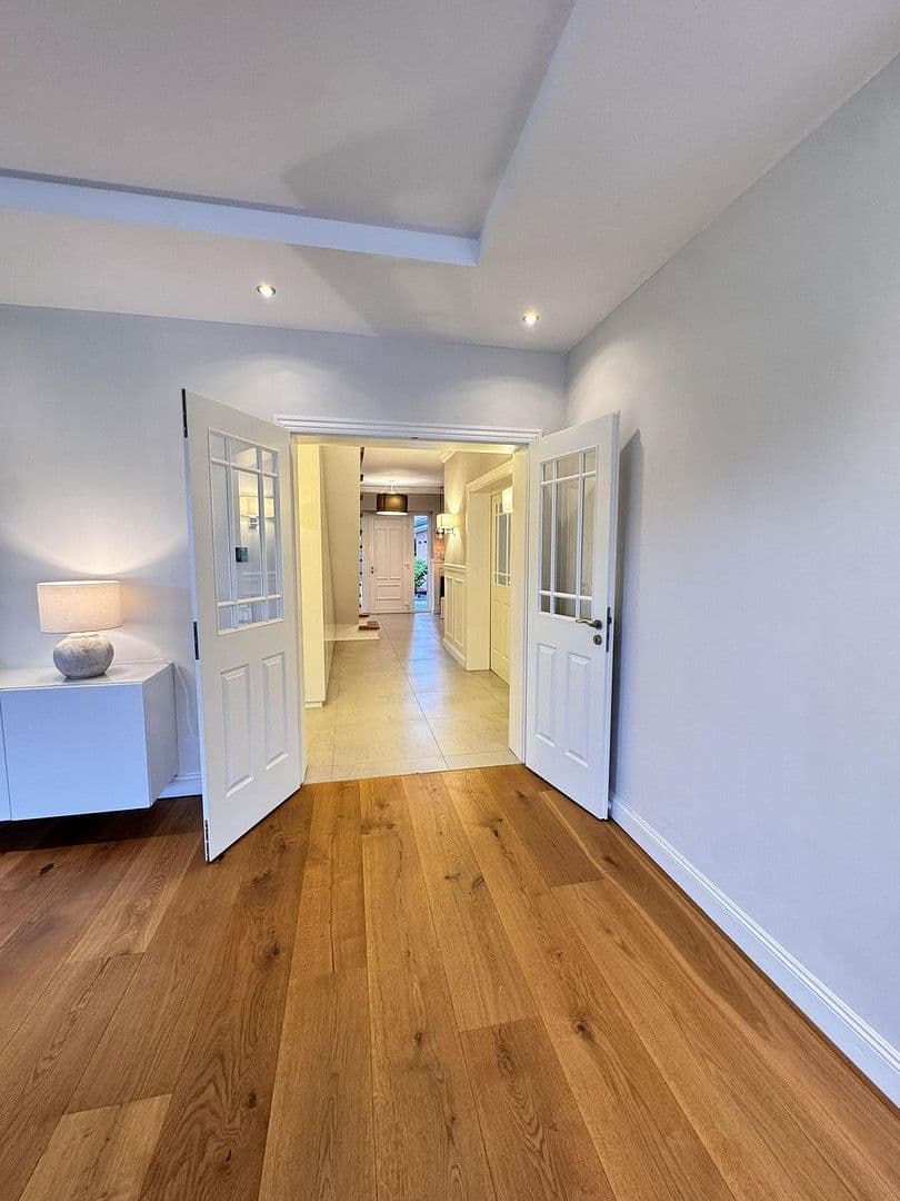 Prodej domu 280 m², pozemek 2.360 m², Börnsen, Šlesvicko-Holštýnsko Prodej domu 280 m², pozemek 2.360 m², Börnsen, Šlesvicko-Holštýnsko