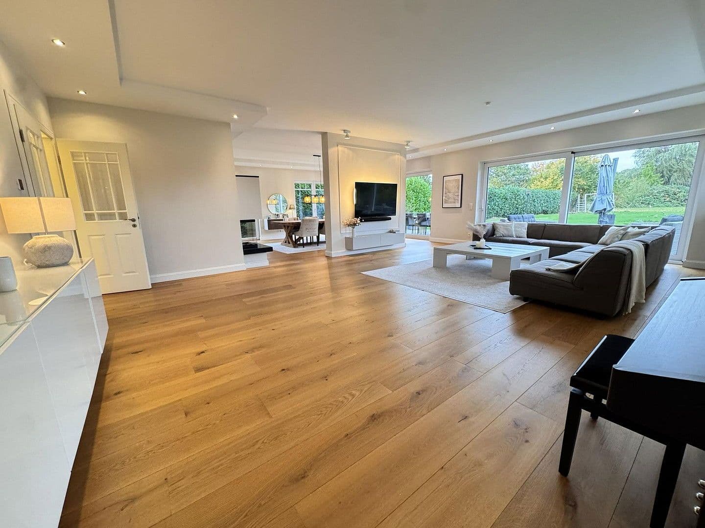 Prodej domu 280 m², pozemek 2.360 m², Börnsen, Šlesvicko-Holštýnsko Prodej domu 280 m², pozemek 2.360 m², Börnsen, Šlesvicko-Holštýnsko