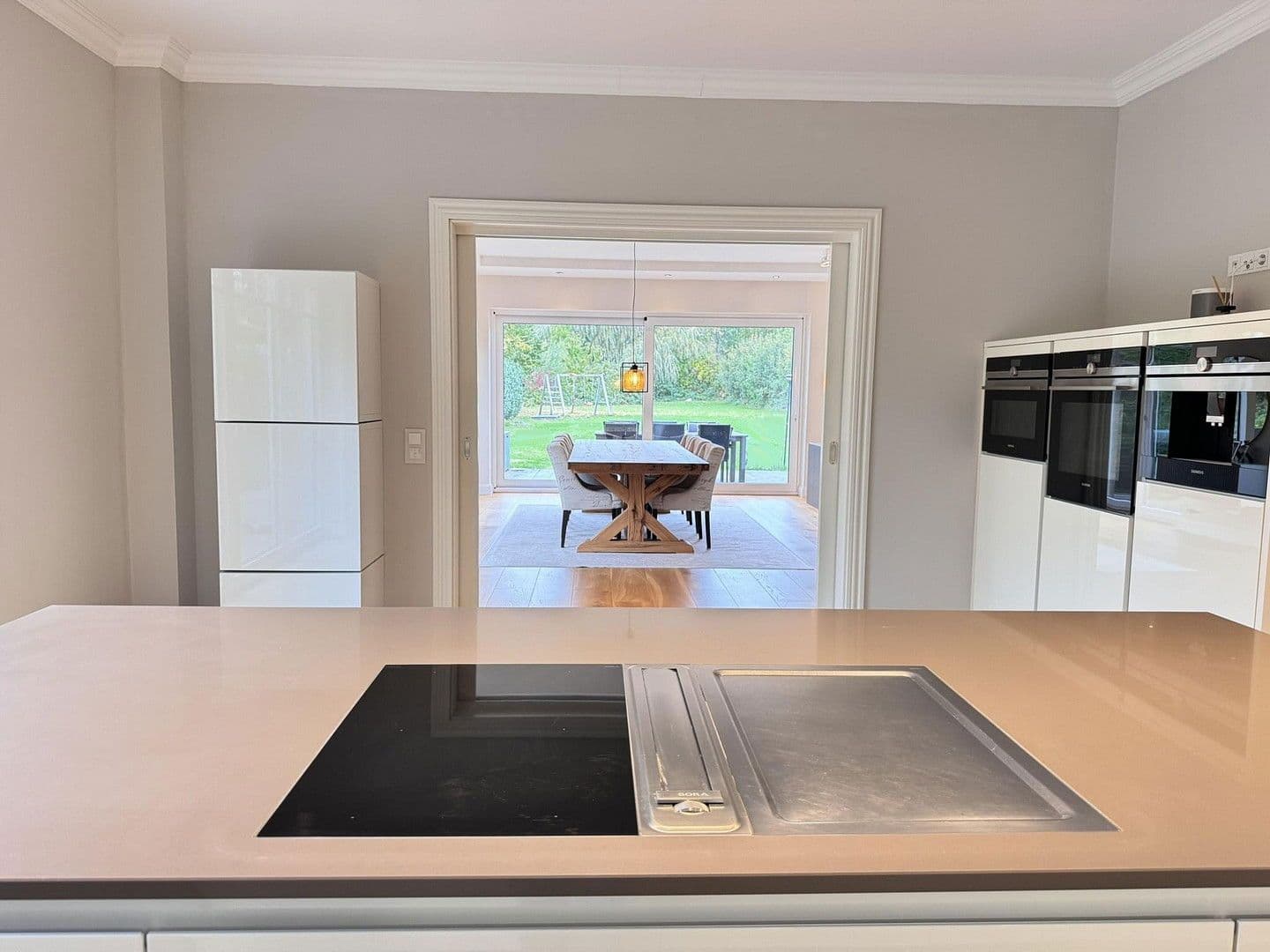 Prodej domu 280 m², pozemek 2.360 m², Börnsen, Šlesvicko-Holštýnsko Prodej domu 280 m², pozemek 2.360 m², Börnsen, Šlesvicko-Holštýnsko