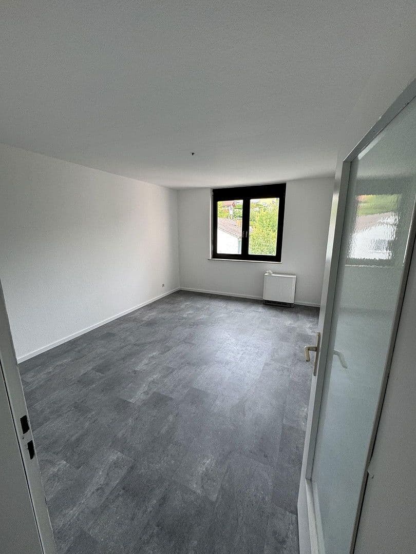 Pronájem bytu 3+1 100 m², Ludwigstraße 72, Wald-Michelbach, Hessen Pronájem bytu 3+1 100 m², Ludwigstraße 72, Wald-Michelbach, Hessen