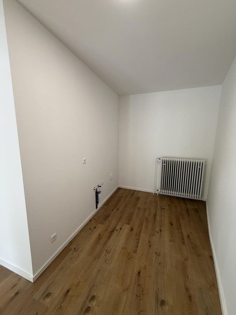 Pronájem nebytového prostoru 190 m², Daniel-Häberelstr. 18, Kaiserslautern, Porýní-Falc Pronájem nebytového prostoru 190 m², Daniel-Häberelstr. 18, Kaiserslautern, Porýní-Falc