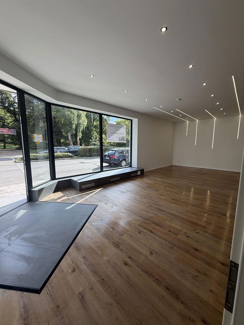 Pronájem nebytového prostoru 190 m², Daniel-Häberelstr. 18, Kaiserslautern, Porýní-Falc Pronájem nebytového prostoru 190 m², Daniel-Häberelstr. 18, Kaiserslautern, Porýní-Falc