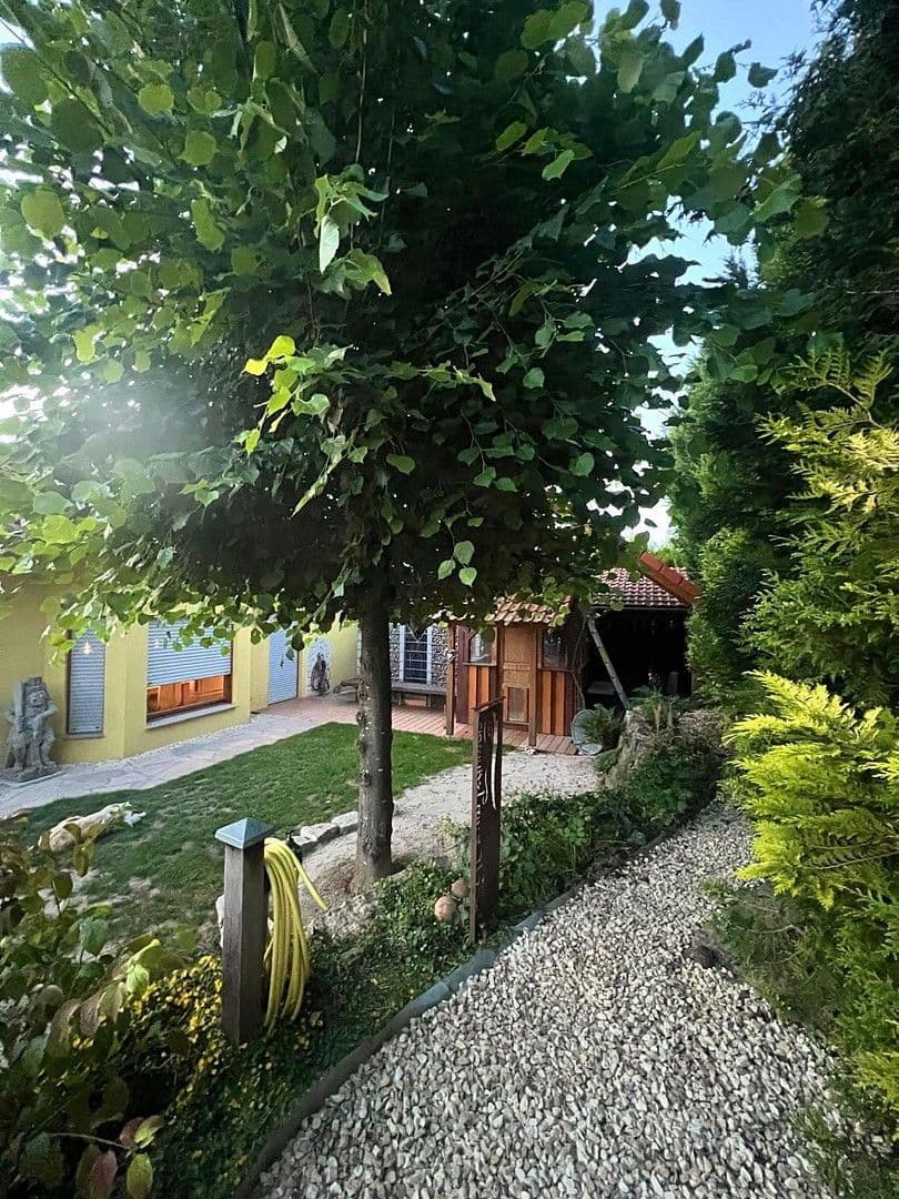 Prodej domu 191 m², pozemek 714 m², Kraichtal, Bádensko-Württembersko Prodej domu 191 m², pozemek 714 m², Kraichtal, Bádensko-Württembersko