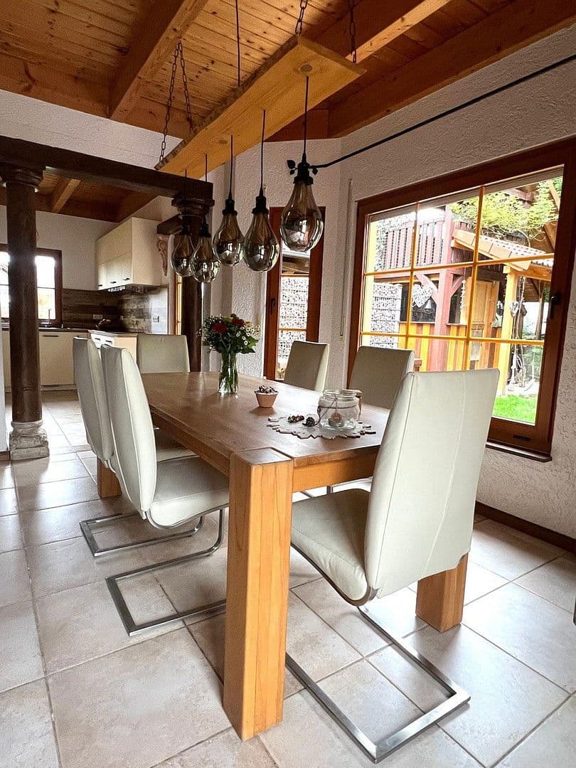 Prodej domu 191 m², pozemek 714 m², Kraichtal, Bádensko-Württembersko Prodej domu 191 m², pozemek 714 m², Kraichtal, Bádensko-Württembersko