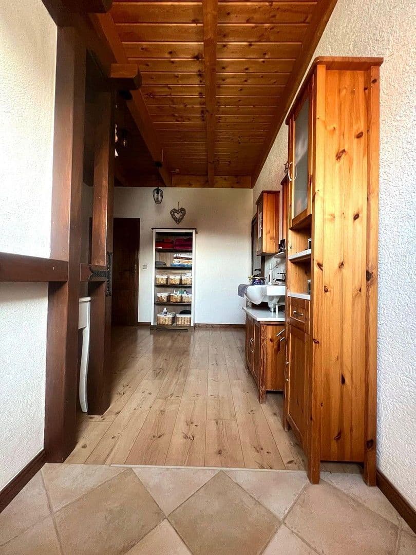 Prodej domu 191 m², pozemek 714 m², Kraichtal, Bádensko-Württembersko Prodej domu 191 m², pozemek 714 m², Kraichtal, Bádensko-Württembersko