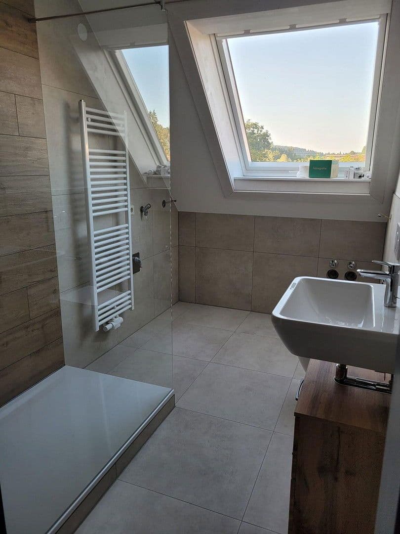 Pronájem bytu 3+1 78 m², Niedereschach, Bádensko-Württembersko Pronájem bytu 3+1 78 m², Niedereschach, Bádensko-Württembersko