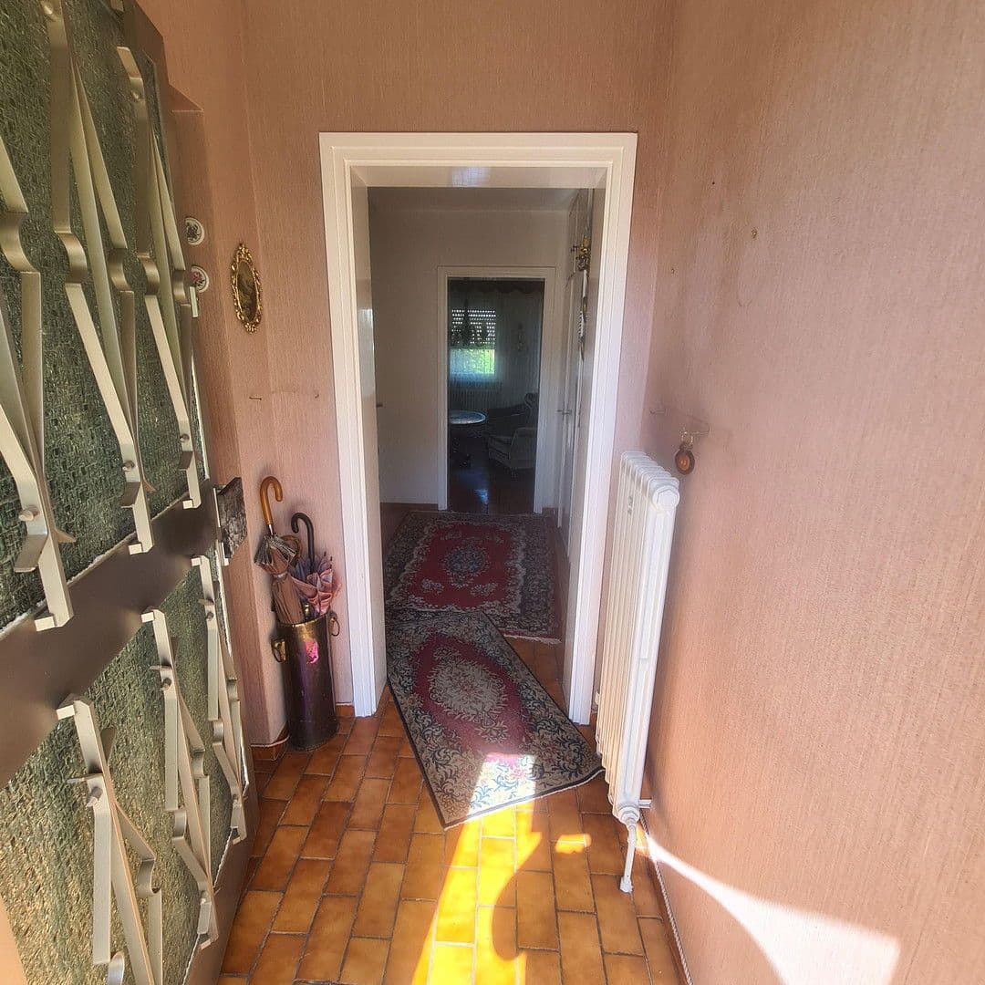 Prodej domu 106 m², pozemek 160 m², Dinkelsbühlerstr.29, Reutlingen, Bádensko-Württembersko Prodej domu 106 m², pozemek 160 m², Dinkelsbühlerstr.29, Reutlingen, Bádensko-Württembersko