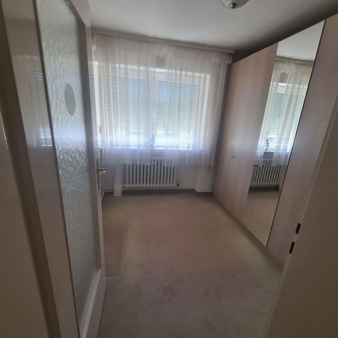 Prodej domu 106 m², pozemek 160 m², Dinkelsbühlerstr.29, Reutlingen, Bádensko-Württembersko Prodej domu 106 m², pozemek 160 m², Dinkelsbühlerstr.29, Reutlingen, Bádensko-Württembersko