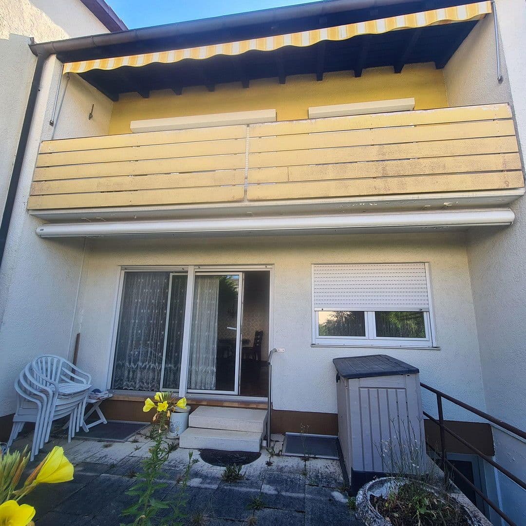 Prodej domu 106 m², pozemek 160 m², Dinkelsbühlerstr.29, Reutlingen, Bádensko-Württembersko Prodej domu 106 m², pozemek 160 m², Dinkelsbühlerstr.29, Reutlingen, Bádensko-Württembersko