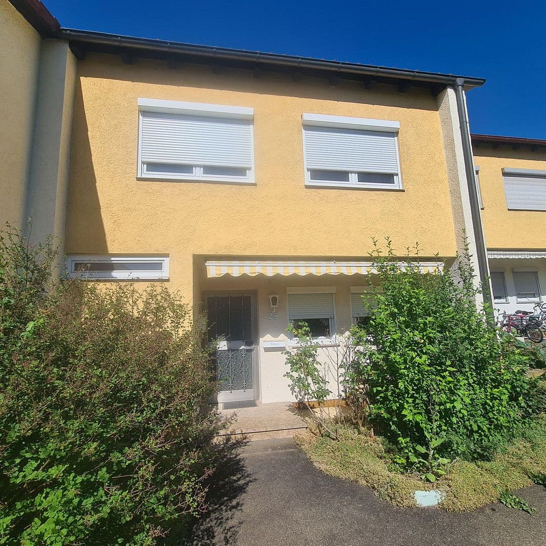 Prodej domu 106 m², pozemek 160 m², Dinkelsbühlerstr.29, Reutlingen, Bádensko-Württembersko Prodej domu 106 m², pozemek 160 m², Dinkelsbühlerstr.29, Reutlingen, Bádensko-Württembersko