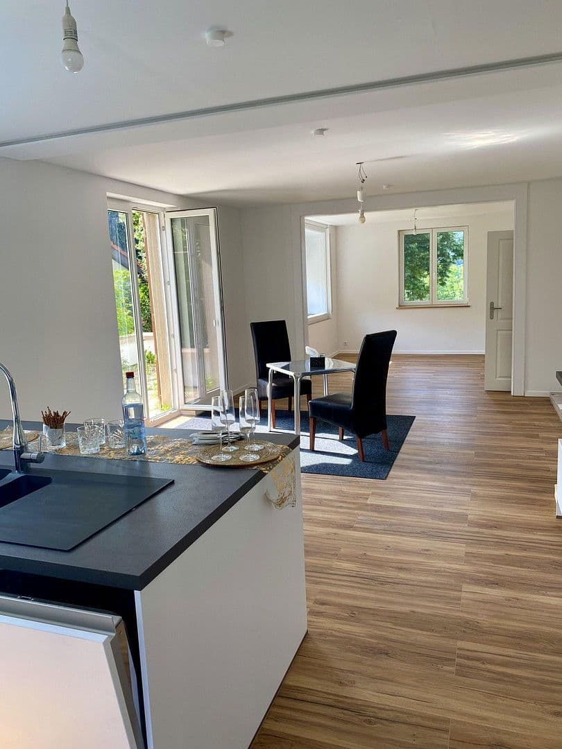 Prodej domu 170 m², pozemek 444 m², Schwarzmattstr. 1, Badenweiler, Bádensko-Württembersko Prodej domu 170 m², pozemek 444 m², Schwarzmattstr. 1, Badenweiler, Bádensko-Württembersko
