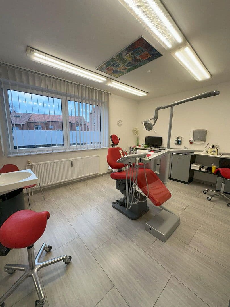 Pronájem kanceláře 166 m², Wolfsburg, Dolní Sasko Pronájem kanceláře 166 m², Wolfsburg, Dolní Sasko