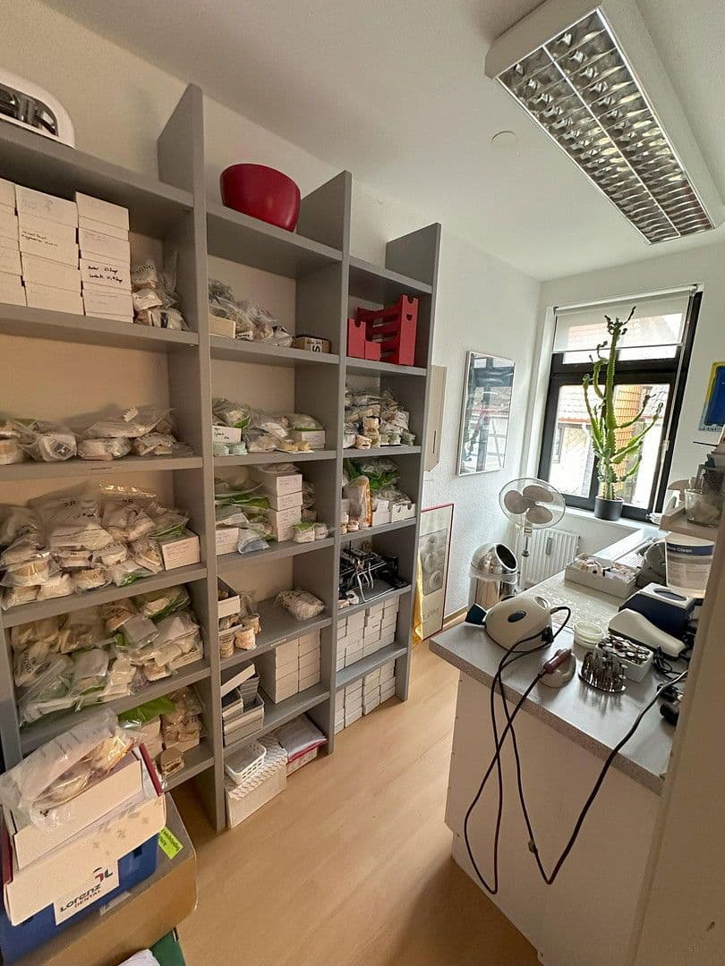 Pronájem kanceláře 166 m², Wolfsburg, Dolní Sasko Pronájem kanceláře 166 m², Wolfsburg, Dolní Sasko