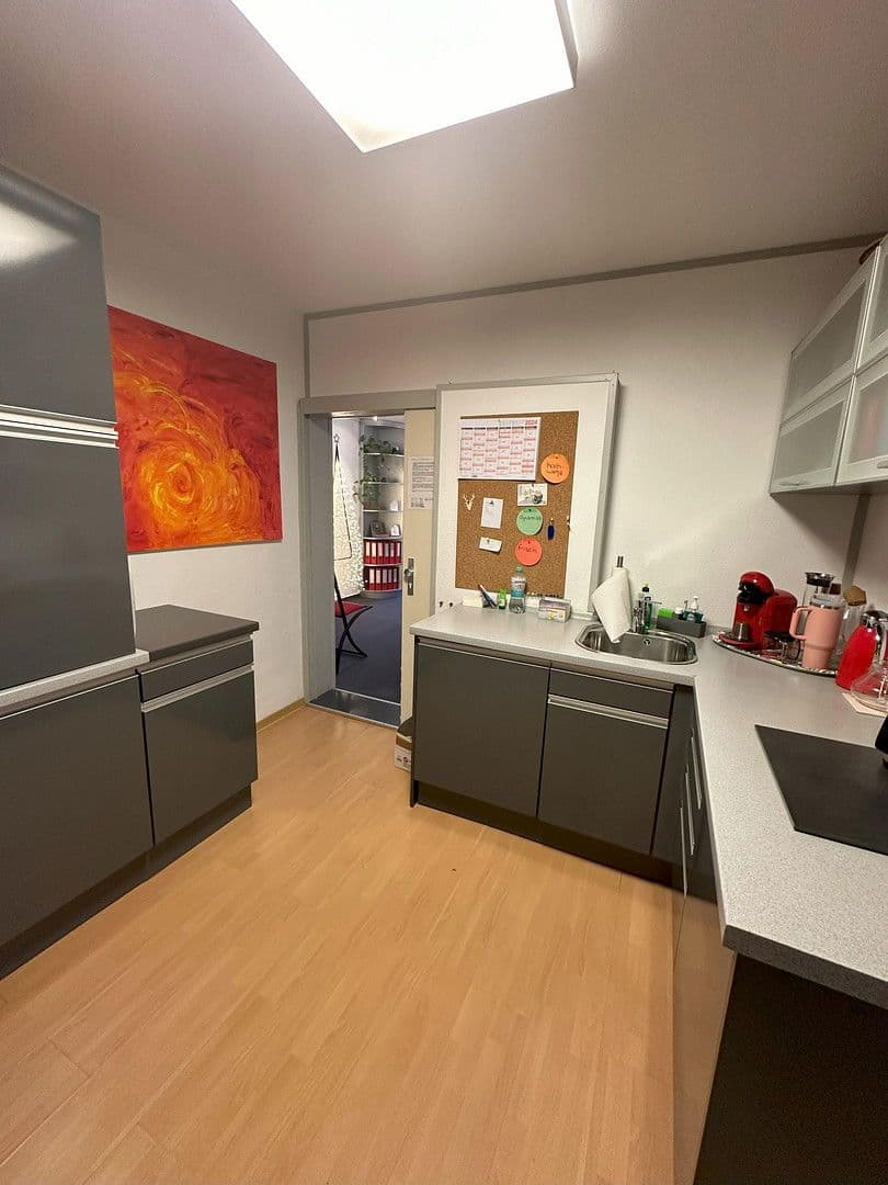 Pronájem kanceláře 166 m², Wolfsburg, Dolní Sasko Pronájem kanceláře 166 m², Wolfsburg, Dolní Sasko