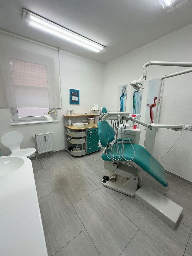 Pronájem kanceláře 166 m², Wolfsburg, Dolní Sasko Pronájem kanceláře 166 m², Wolfsburg, Dolní Sasko