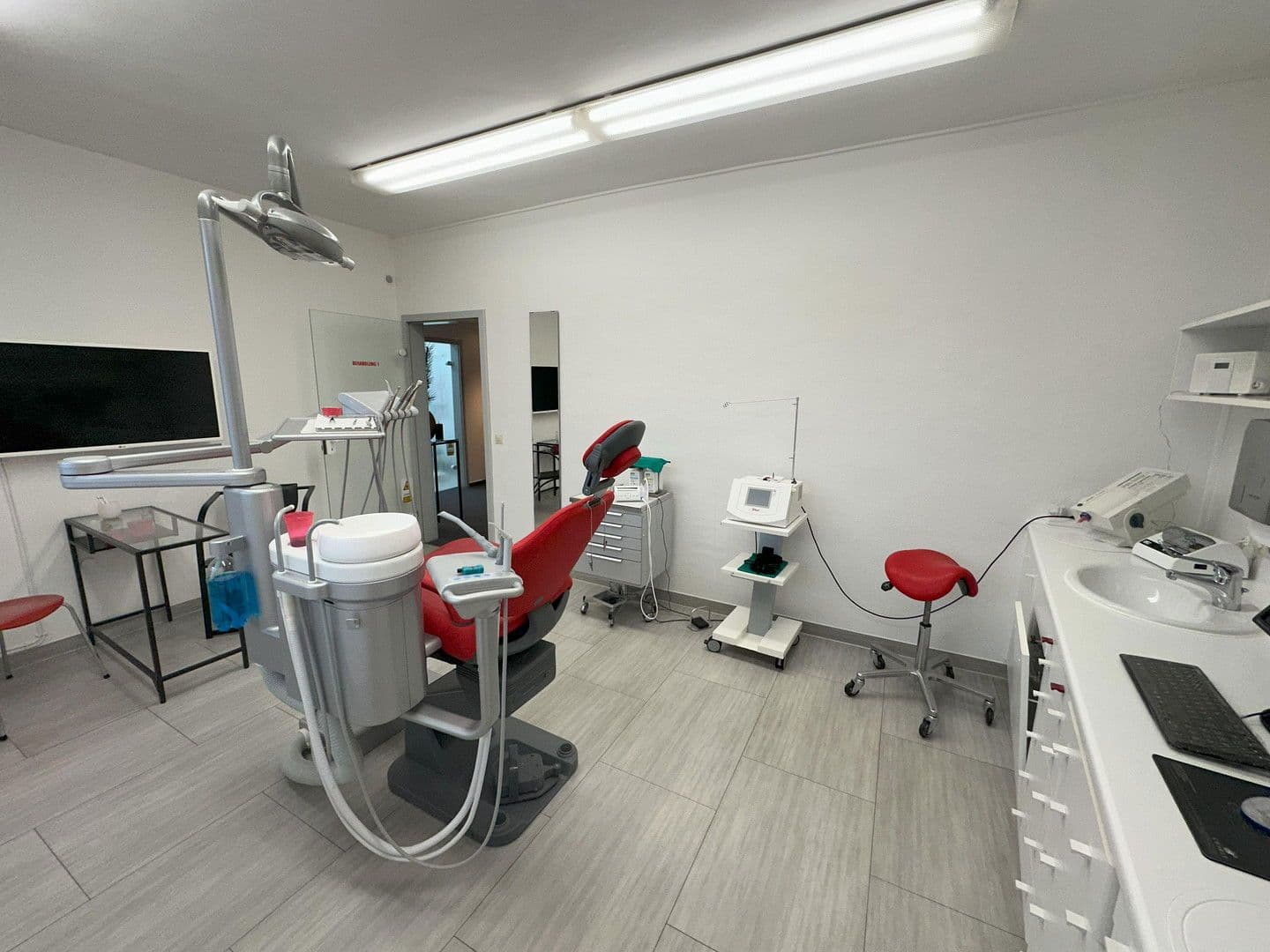 Pronájem kanceláře 166 m², Wolfsburg, Dolní Sasko Pronájem kanceláře 166 m², Wolfsburg, Dolní Sasko